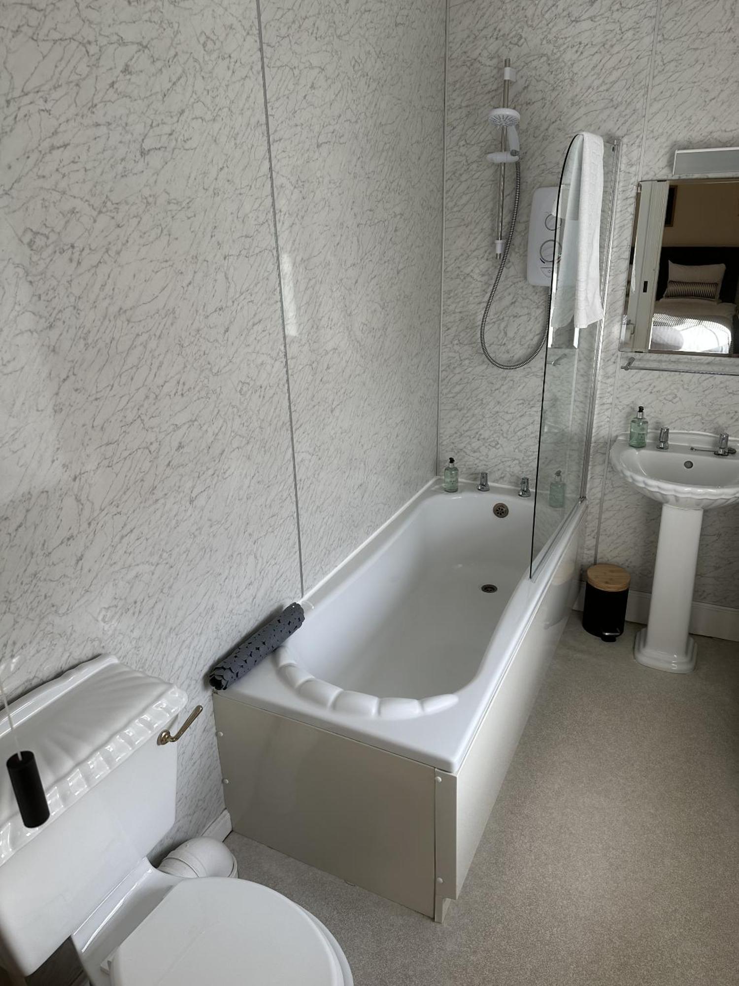 The Smiddy Haugh Hotel Auchterarder Room photo